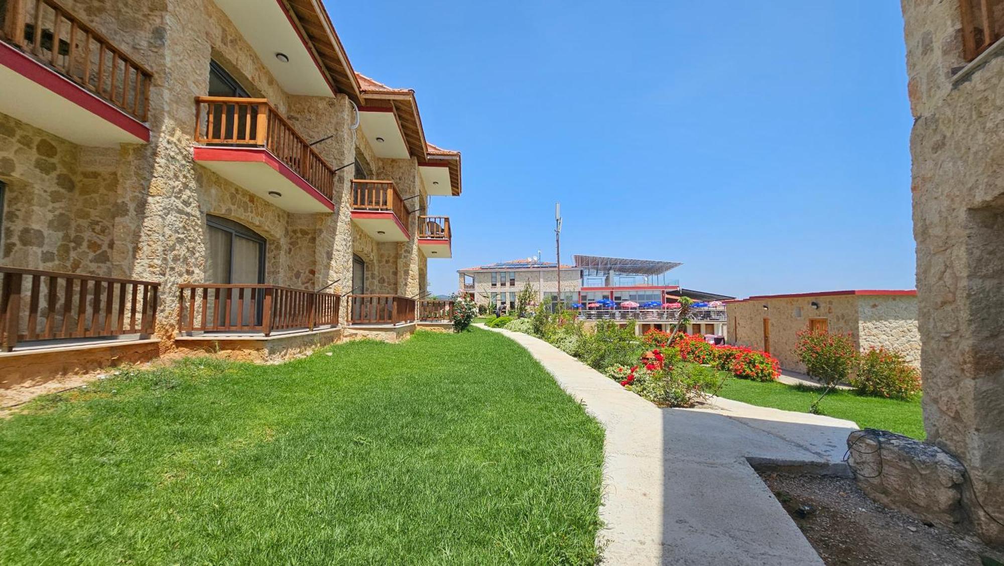 Burhan'S Hotel Rizokarpaso Ngoại thất bức ảnh